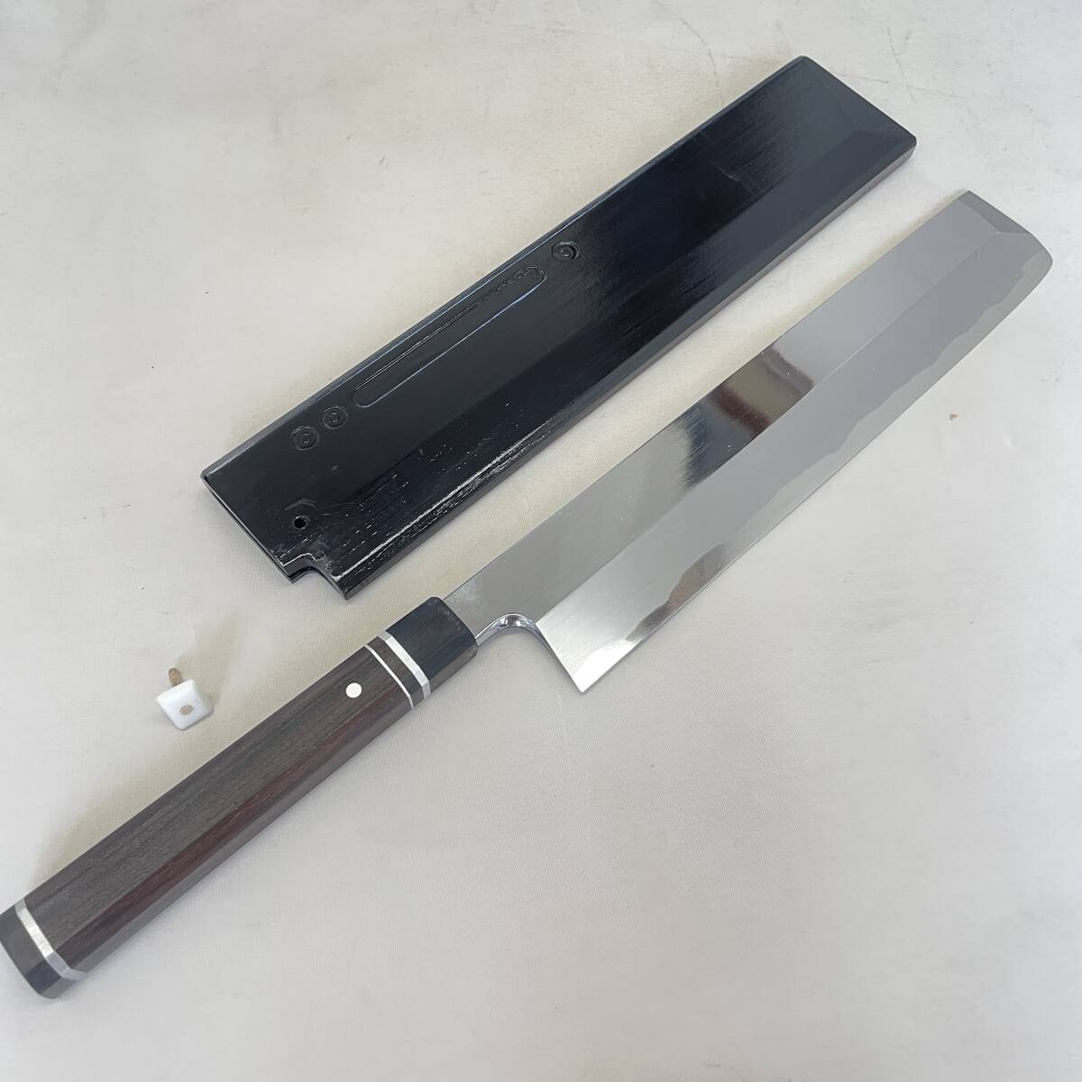 ☆菜切包丁 源泰邦 青鋼 八角黒檀黒水牛銀巻柄 専用鞘付き 和 ☆菜切包丁 源泰邦 青鋼 八角黒檀黒水牛銀巻柄 専用鞘付き 和