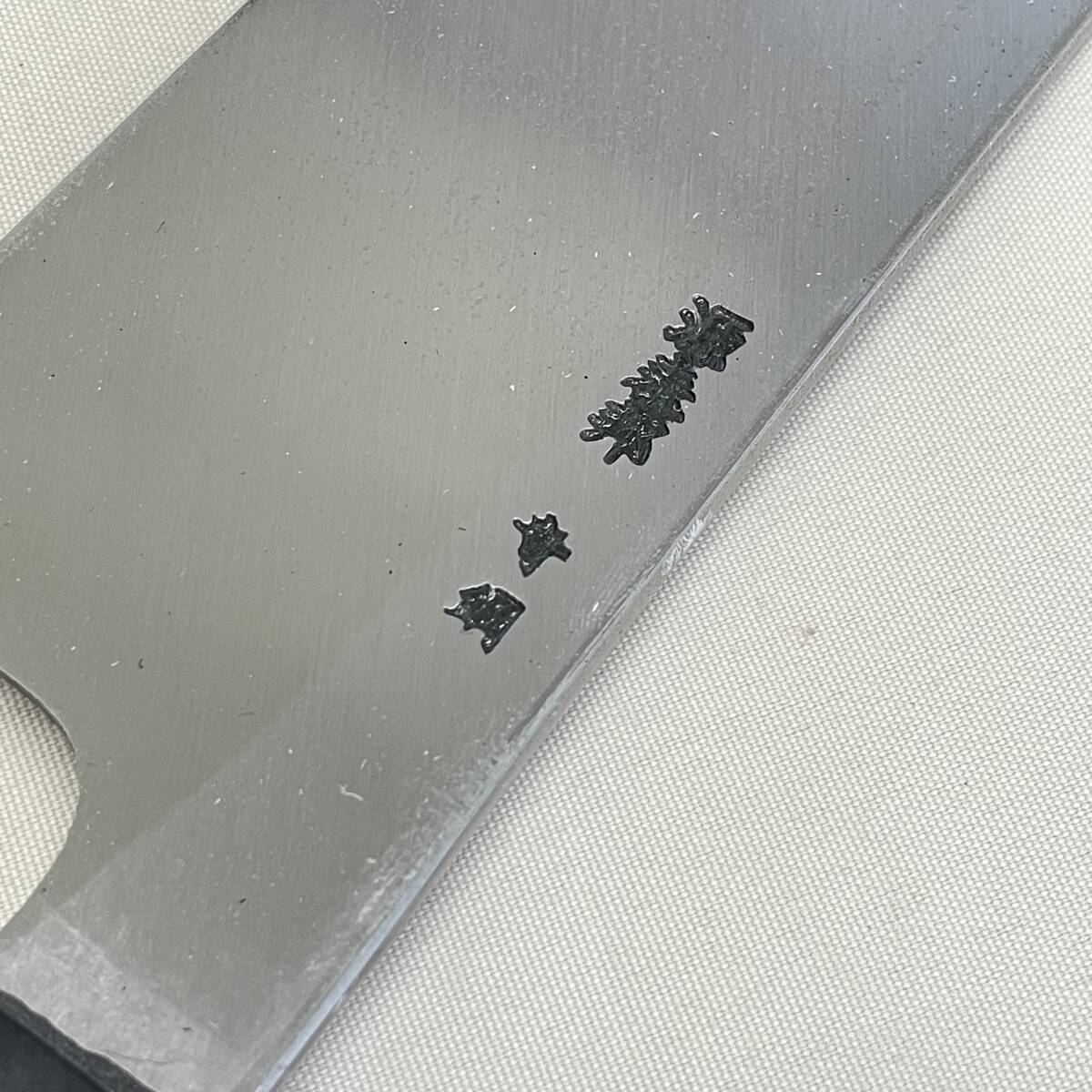 ☆菜切包丁 源泰邦 青鋼 八角黒檀黒水牛銀巻柄 専用鞘付き 和 ☆菜切包丁 源泰邦 青鋼 八角黒檀黒水牛銀巻柄 専用鞘付き 和