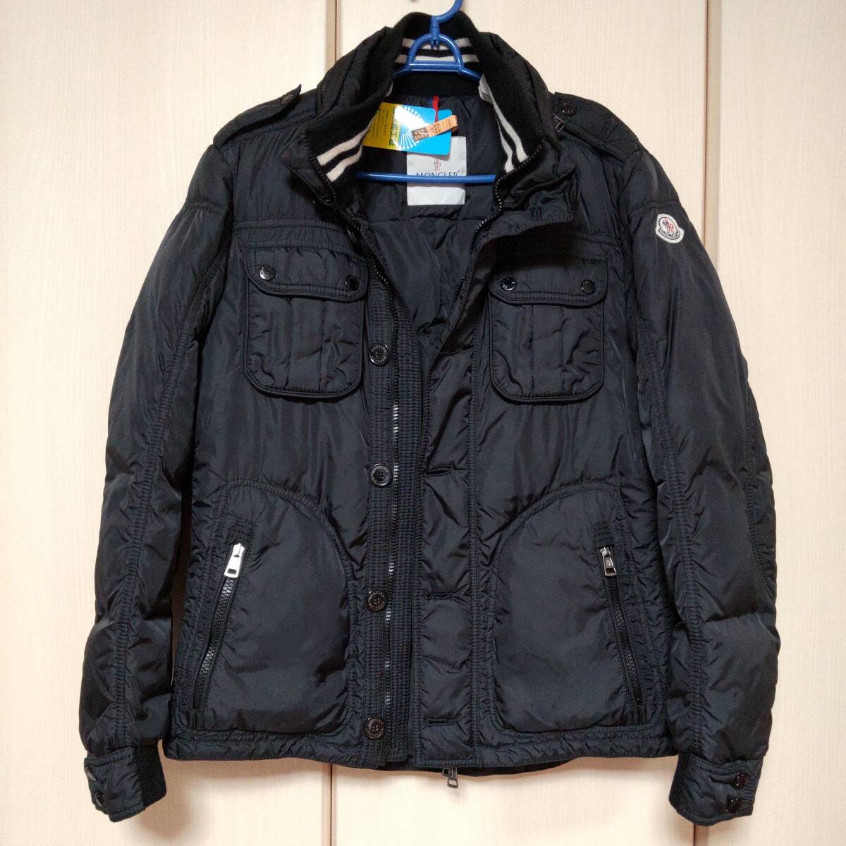 極美品 稀少モデル モンクレール TOURS MONCLER TOURS ダウンジャケット ミリタリー ライダース メンズ2 ブラック黒 送料無料_画像2