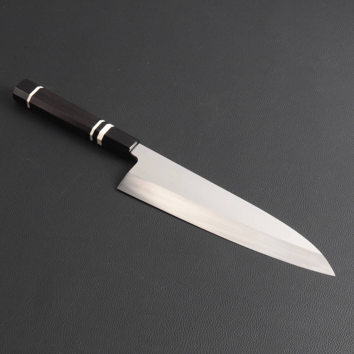 10648 出刃包丁 8寸 刃渡り240mm 刺身包丁 逸品 和包丁 本出刃 黒檀黒水牛角白三本巻八角柄