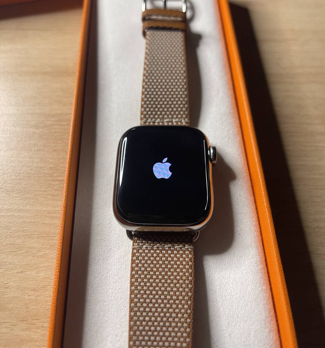 新品同様 エルメス HERMES Apple Watch series9 GPS+Cellular 新品同様 エルメス HERMES Apple Watch series9 GPS+Cellular