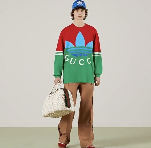 國內(nèi)正規(guī) 新品未使用タグ付 グッチ アディダス GUCCI adidas トレフォイル ビッグロゴプリント ロングスリーブ ロンT シャツ ジャージ 財布