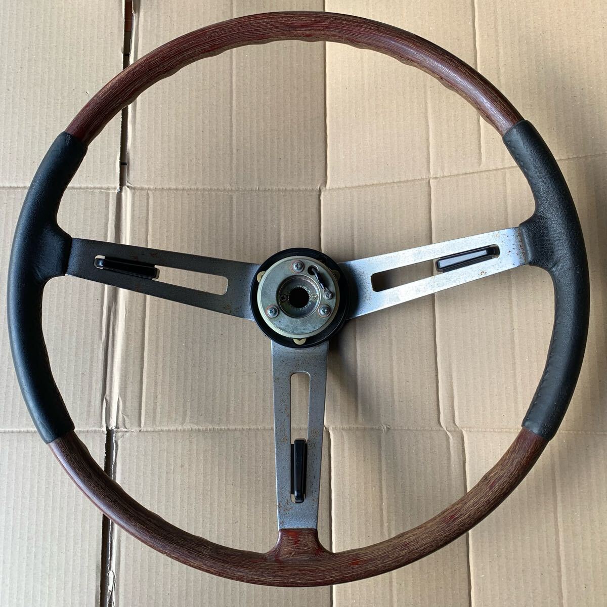 日産 スカイライン2000GT ハコスカ GC10 純正 ハンドル 日産 スカイライン2000GT ハコスカ GC10 純正 ハンドル