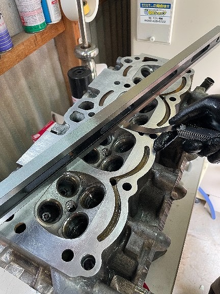ストレートエッジで0.04mmのシム確認(rèn)済み