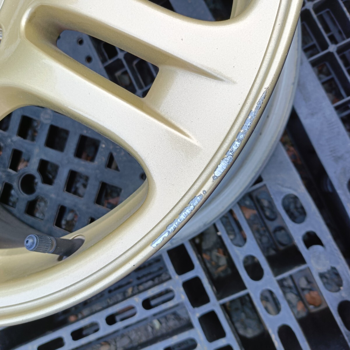 [ISHI] Subaru Legacy BH5 оригинальные колеса 2 шт Gold 7J +55 100-5H 17 дюймовый деформация нет 1 выход рассылка самовывоз OK включение в покупку OK Impreza использование не по назначению 