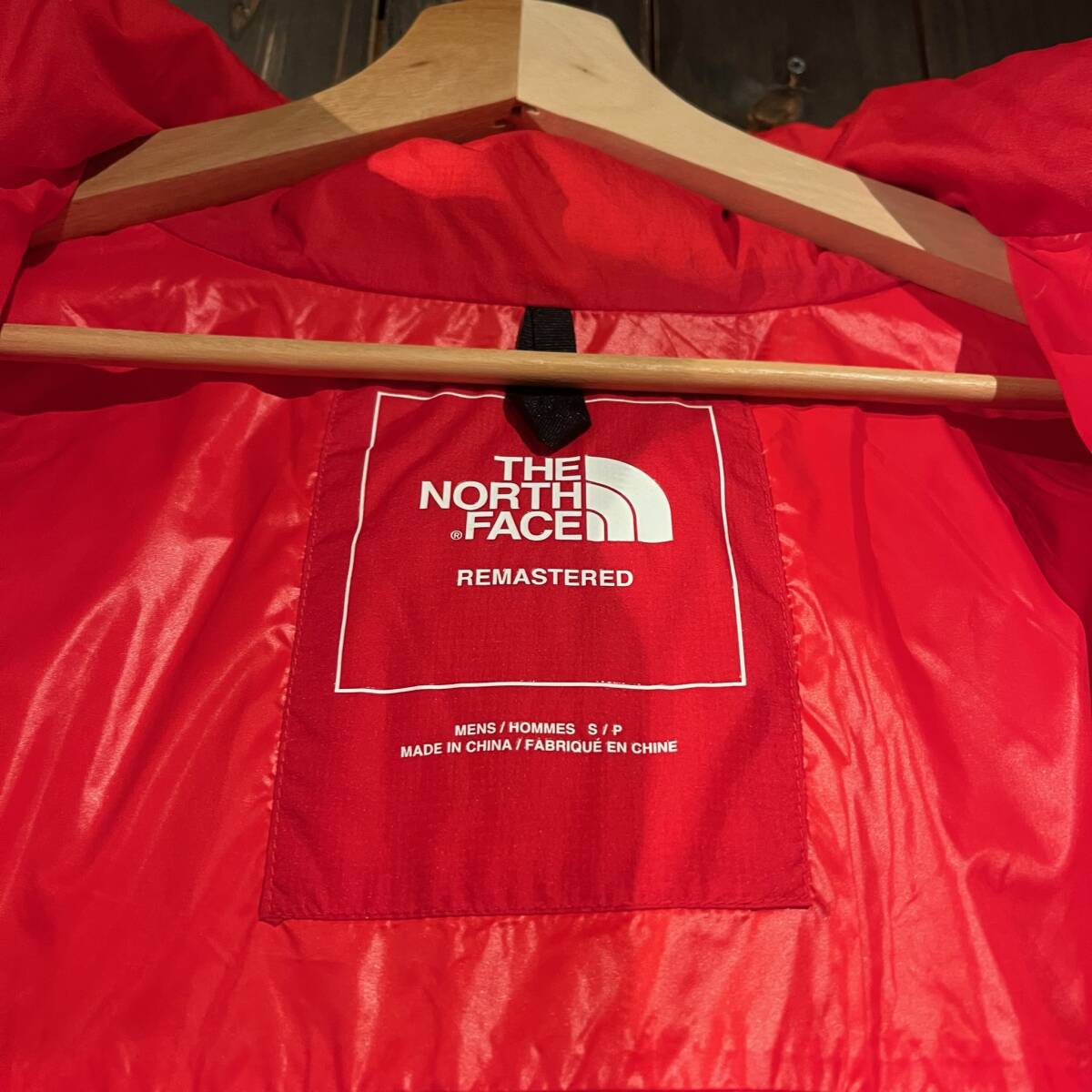 The　NORTH　FACE　NUPTSE　ノースフェイス　リマスタード　ヌプシ　赤　NF0A7UQZ68２-S