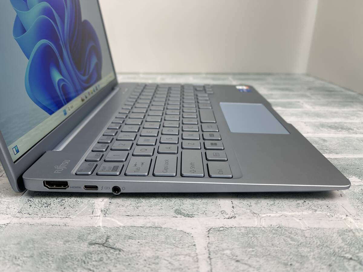 富士通 LIFEBOOK CH75/G3 ノートパソコン 第12世代Intel Core i5-1240P メモリ8GB+SSD512GB 指紋認(rèn)証 13.3型WUXGA Win11 送料無(wú)料 N7J939