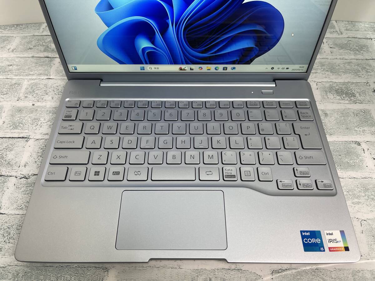 富士通 LIFEBOOK CH75/G3 ノートパソコン 第12世代Intel Core i5-1240P メモリ8GB+SSD512GB 指紋認(rèn)証 13.3型WUXGA Win11 送料無(wú)料 N7J939