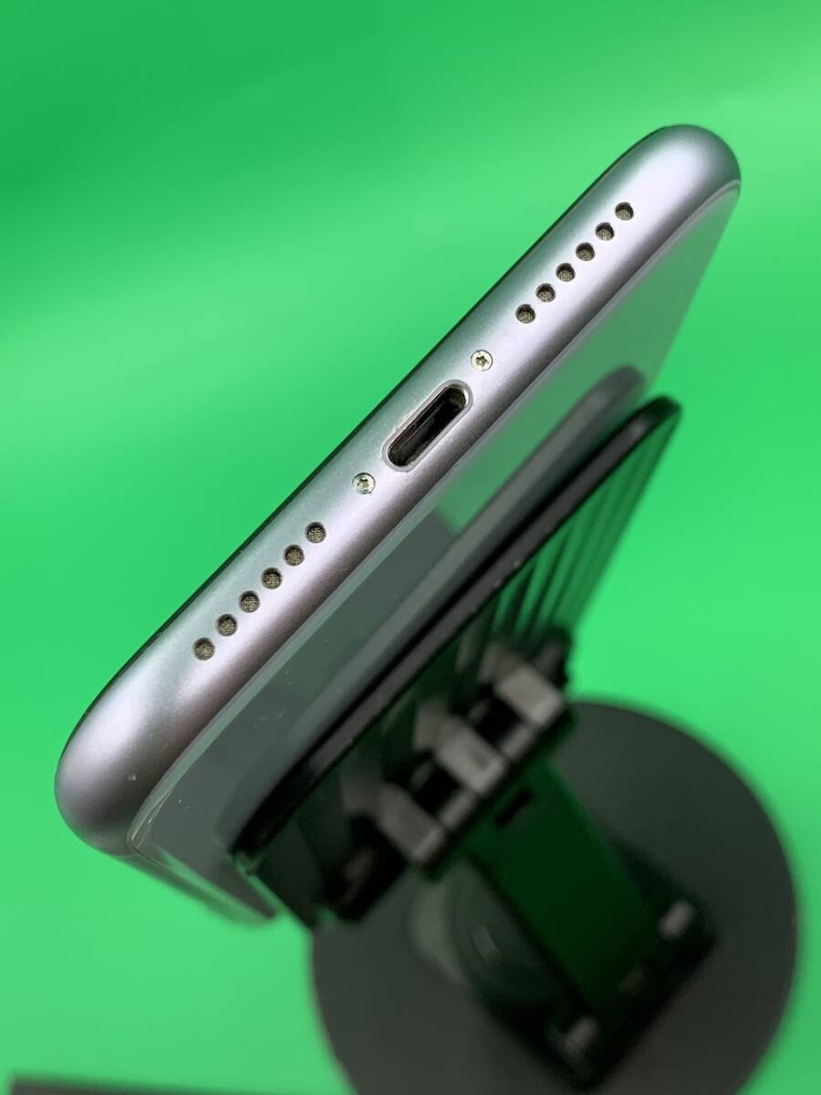 美品 iPhone 11 128GB SIMフリー バッテリー新品100% 格安SIM可 美品 iPhone 11 128GB SIMフリー バッテリー新品100% 格安SIM可