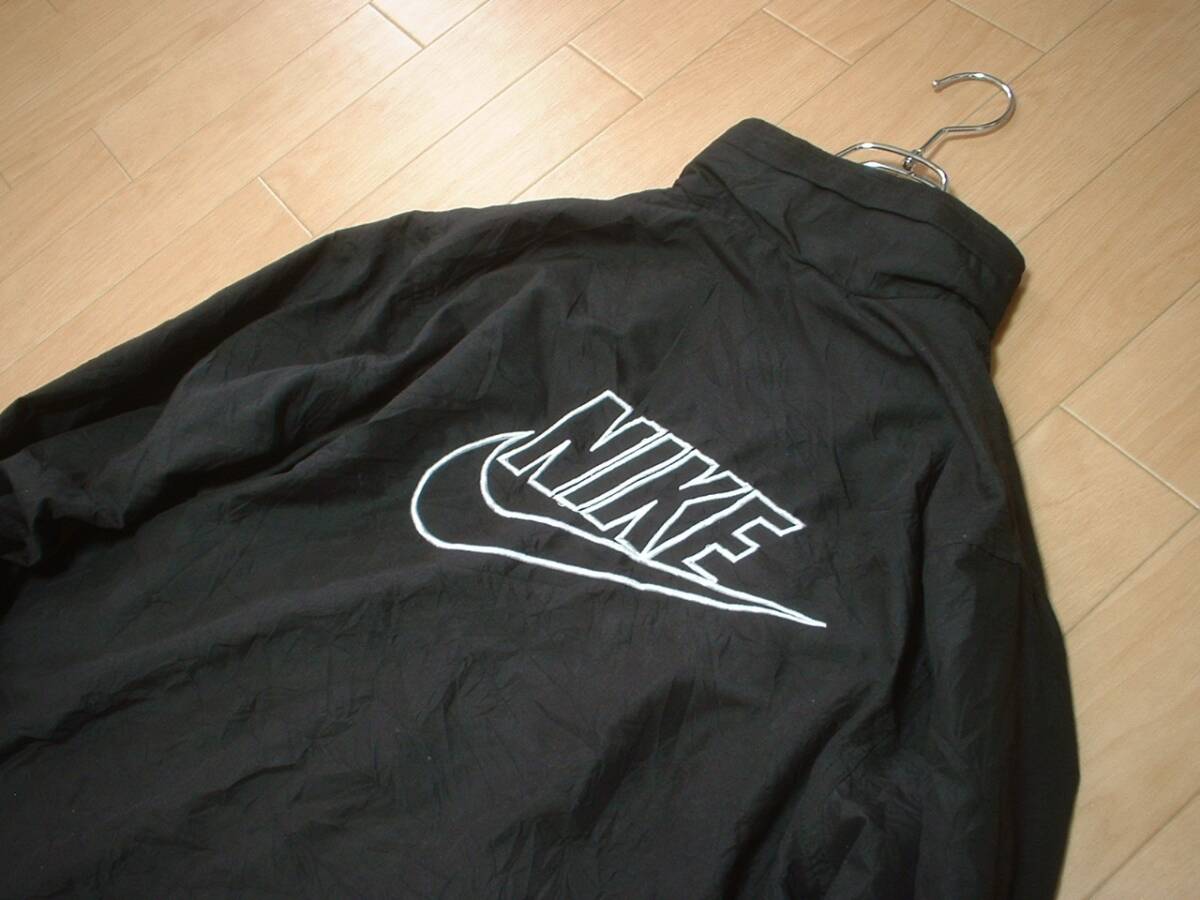 90sビンテージUSA製NIKEビッグスウッシュ刺繍ナイロンジャケット 90sビンテージUSA製NIKEビッグスウッシュ刺繍ナイロンジャケット