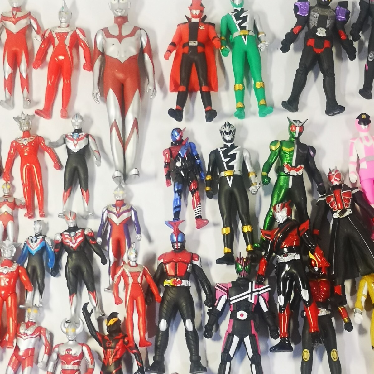 A547】送無 仮面ライダー 戦隊物 ウルトラマン他 ソフビ A547】送無 仮面ライダー 戦隊物 ウルトラマン他 ソフビ