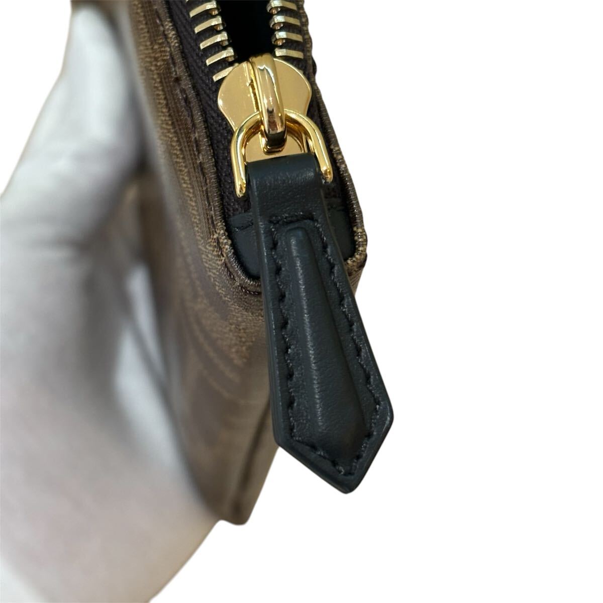 未使用級　FENDI FFフラット スリム　クラッチバッグ　ズッカ　ウォレット 楽天市場】フェンディ ズッカ（クラッチバッグ・セカンドバッグ