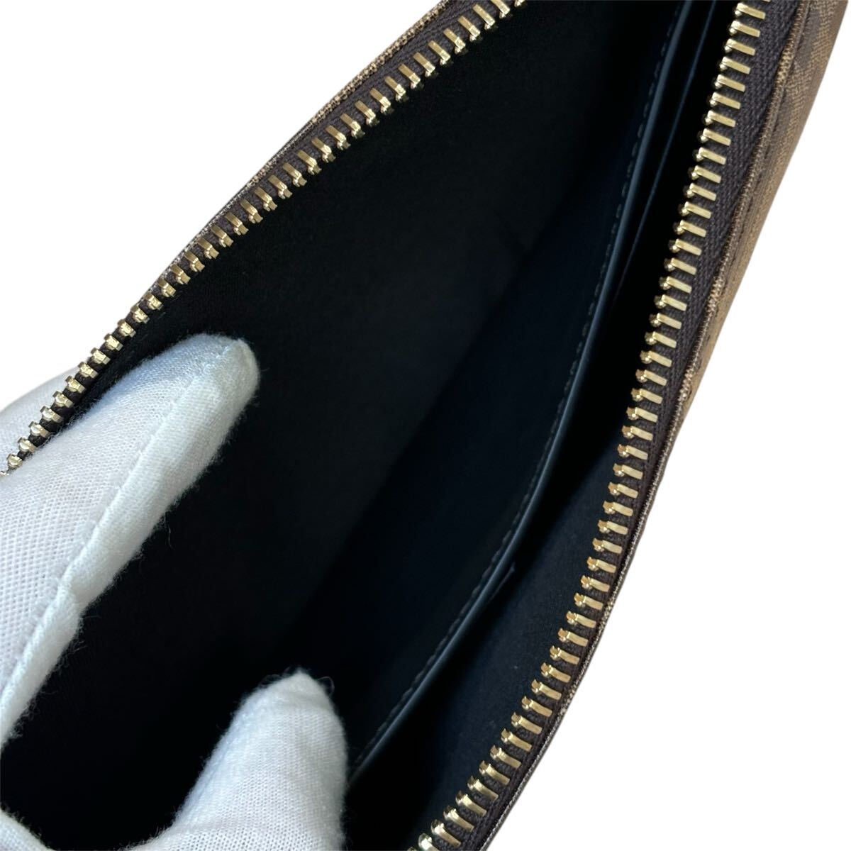 未使用級　FENDI FFフラット スリム　クラッチバッグ　ズッカ　ウォレット 楽天市場】フェンディ ズッカ（クラッチバッグ・セカンドバッグ