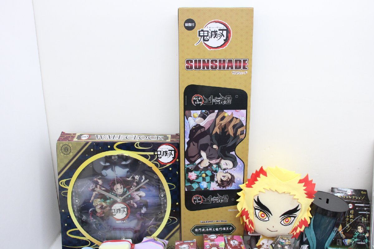 32MY○鬼滅の刃 グッズ まとめ売り アクリルスタンド 缶バッジ 32MY○鬼滅の刃 グッズ まとめ売り アクリルスタンド 缶バッジ
