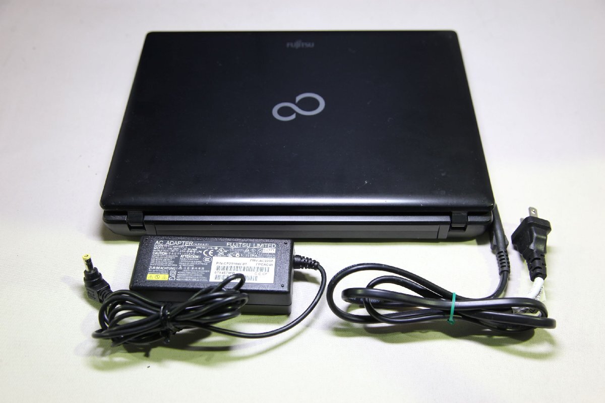 FUJITSU 富士通株式會社 ノートパソコン FUTRO MP702 FMVNTCAKB Windows 10 Pro★0100