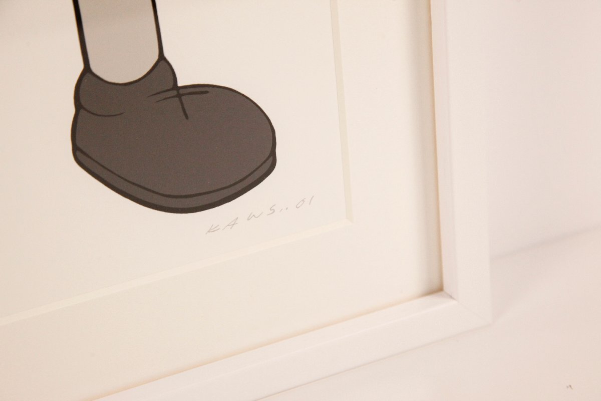 KAWS カウズ「Companion Gray」2001 直筆サイン入り 額装 現代 KAWS カウズ「Companion Gray」2001 直筆サイン入り 額装 現代
