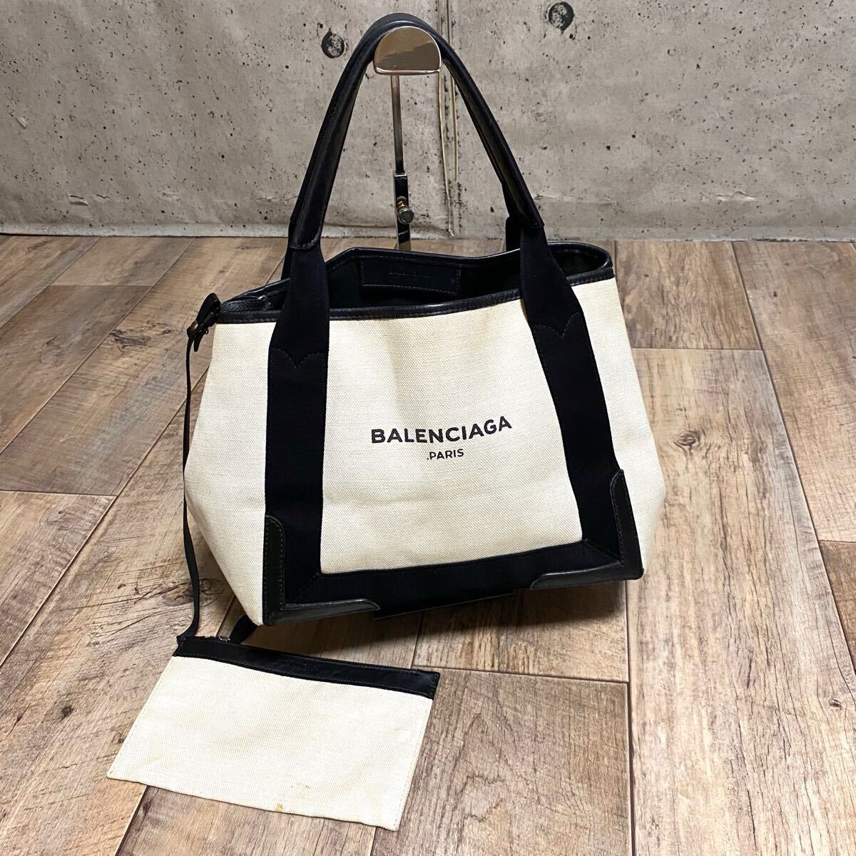 BALENCIAGA トートバッグ アイボリー/ブラック BALENCIAGA トートバッグ アイボリー/ブラック (本物