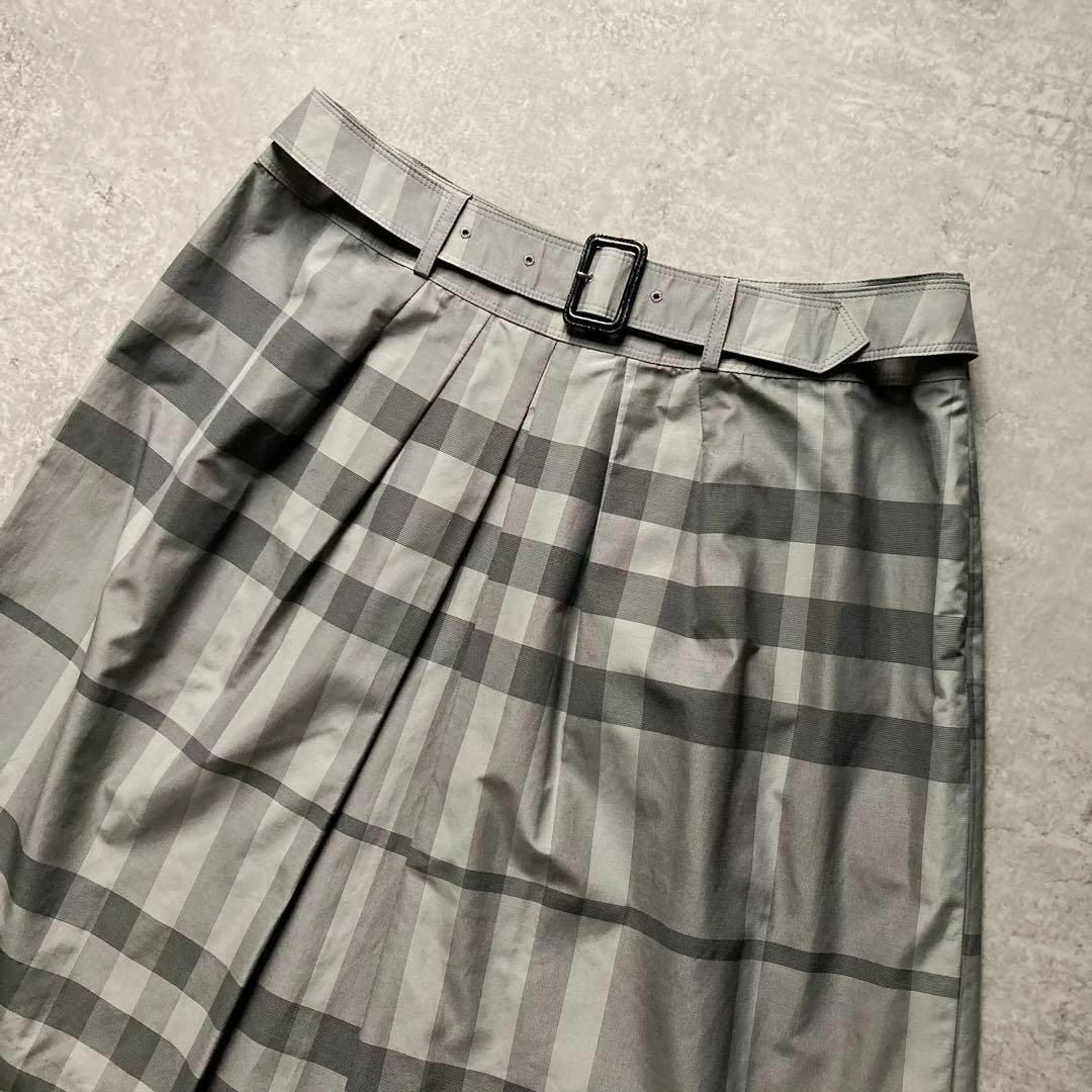 バーバリーロンドン　タックフレアスカート　ノバチェック　ベルト付き　グレー　大きいサイズ46　三陽商會　日本制　BURBERRY LONDON