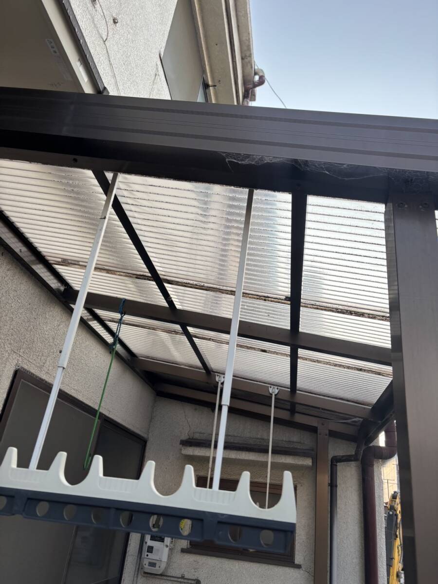 022298 アルミサッシ ポリカ波板物干し付き テラス 分解撤去済み 022298 アルミサッシ ポリカ波板物干し付き テラス 分解撤去済み