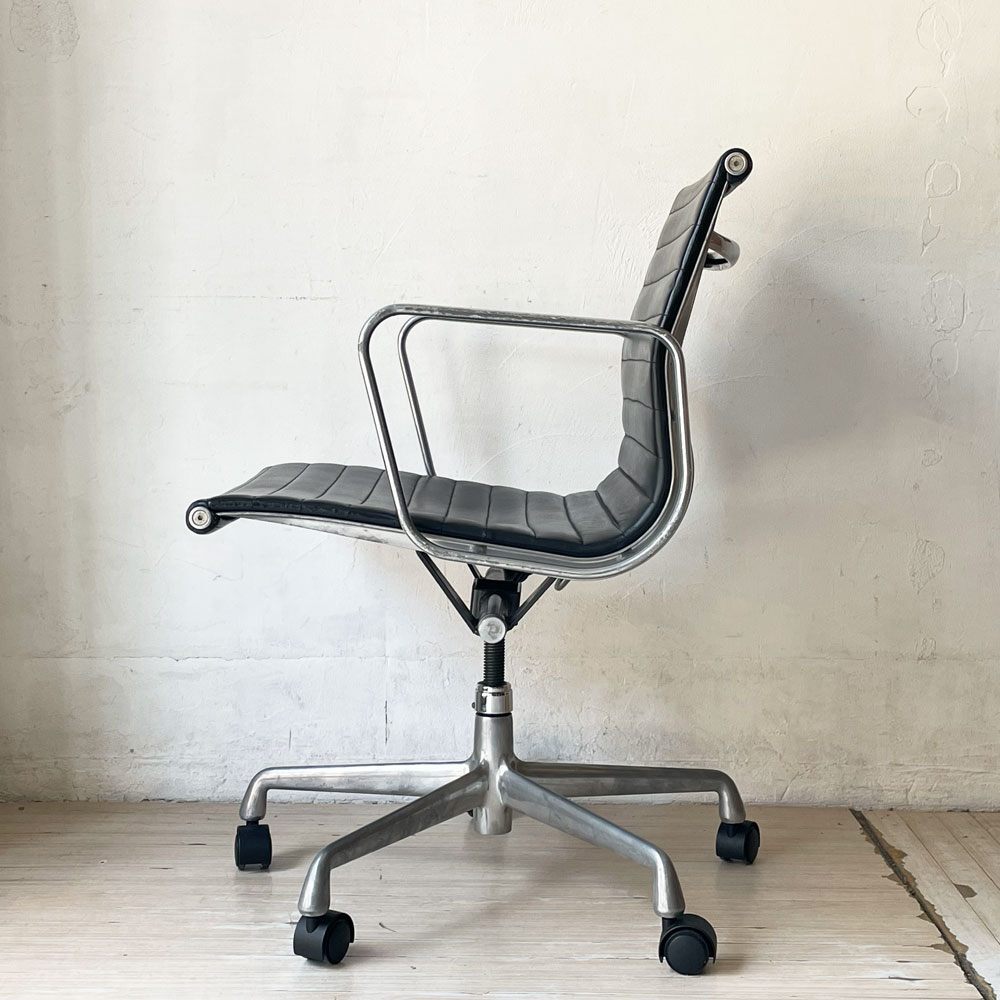 ★ ハーマンミラー Herman Miller アルミナムグループ マネジメントチェア 本革 5本腳 C&Rイームズ ミッドセンチュリー 定価￥400,400-