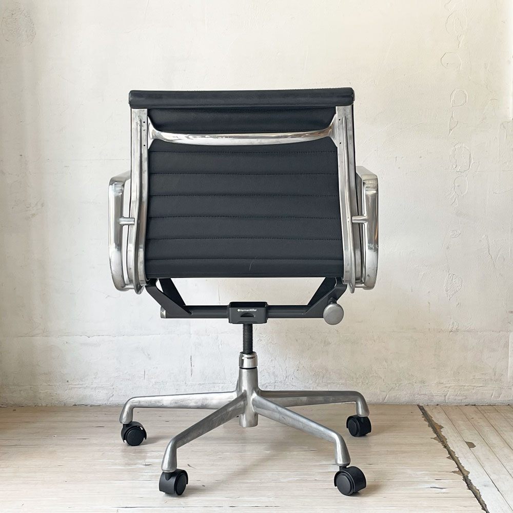 ★ ハーマンミラー Herman Miller アルミナムグループ マネジメントチェア 本革 5本腳 C&Rイームズ ミッドセンチュリー 定価￥400,400-