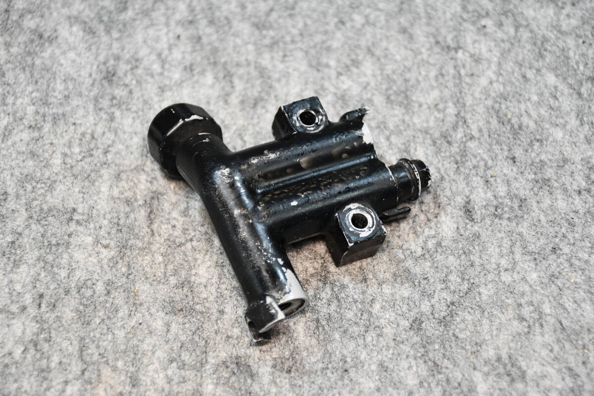 Y25-0955】KAWASAKI Z1/Z2用 4Wayジョイント 中古品/Z1ブレーキ Y25-0955】KAWASAKI Z1/Z2用 4Wayジョイント 中古品/Z1ブレーキ