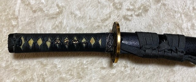 美品】模造刀 黒塗鞘、龍彫鍔、太刀、脇差2点セット、刀掛け付き