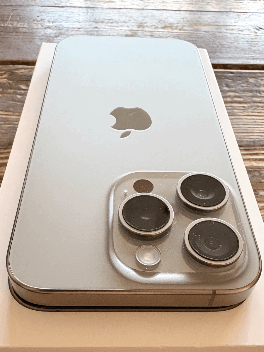 極美品 iPhone15Pro 128GB ナチュラルチタニウム SIMフリー iPhone 15 Pro 128GB - ナチュラルチタニウム（SIMフリー）[整備