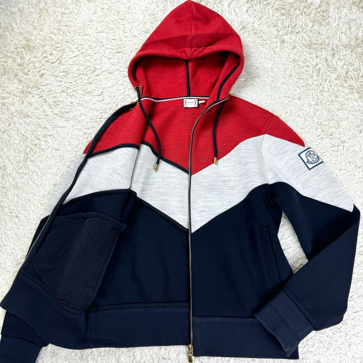 Yahoo!オークション - 極美品 MONCLER GAMME BLEU モンクレール Yahoo!オークション - 極美品 MONCLER GAMME BLEU モンクレール