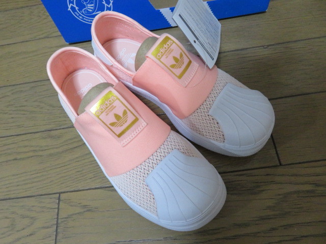 【新品】adidasアディダス薄手スニーカー?。玻埃? bimg=