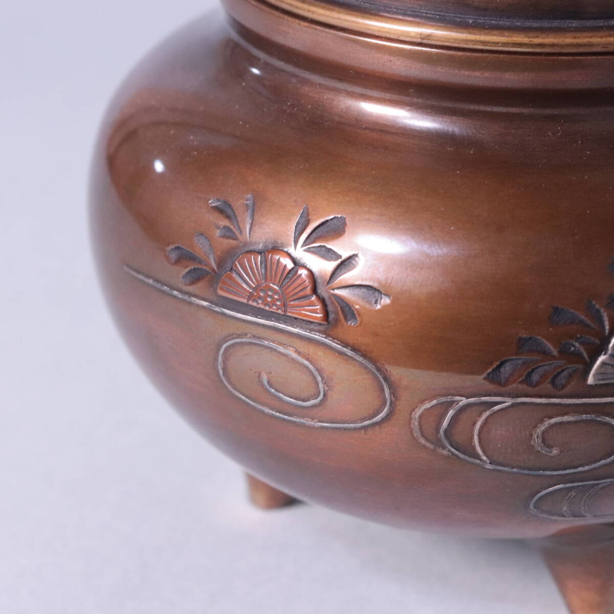 堀井幸雲作 鋳銅 香炉 玉宝型菊水 銅製 共箱 重さ558g 高岡銅器 堀井幸雲作 鋳銅 香炉 玉宝型菊水 銅製 共箱 重さ558g 高岡銅器