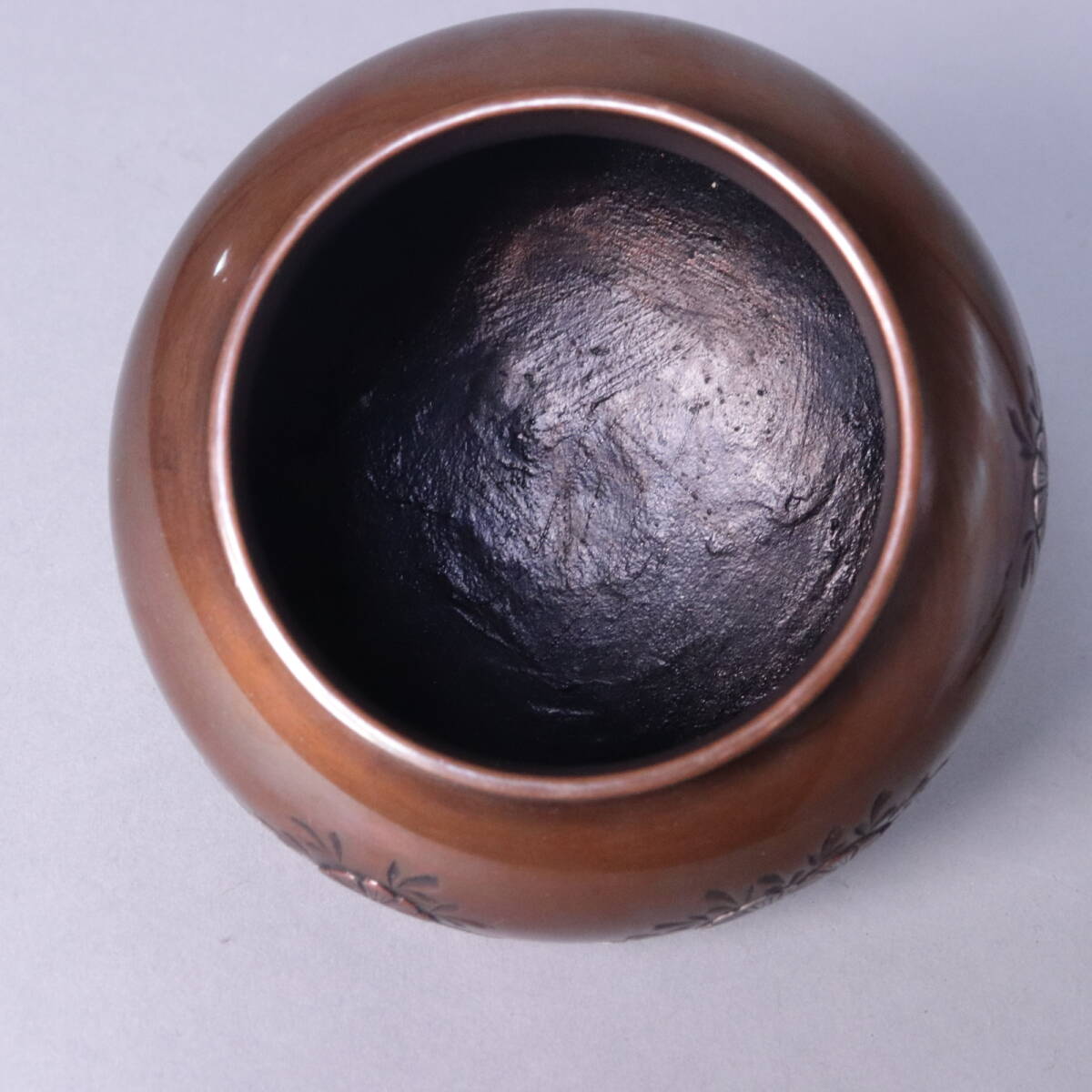 堀井幸雲作 鋳銅 香炉 玉宝型菊水 銅製 共箱 重さ558g 高岡銅器 堀井幸雲作 鋳銅 香炉 玉宝型菊水 銅製 共箱 重さ558g 高岡銅器