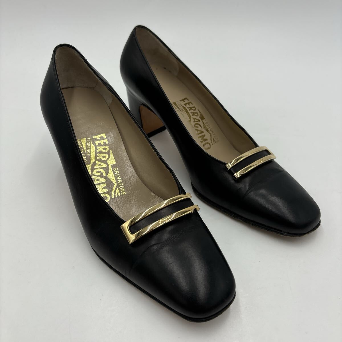 T ＊ 良品 イタリア制 '高級婦人靴' Salvatore Ferragamo サルヴァトーレフェラガモ 本革 ゴールド金具 ヒール / パンプス 4.5D 21.5cm