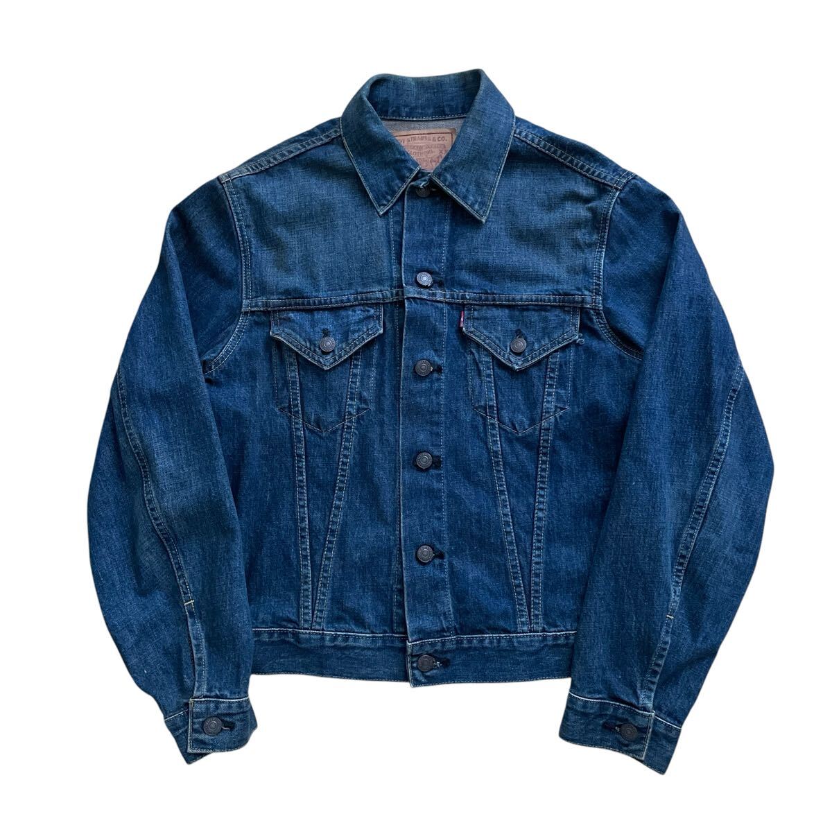 美品 濃紺 リーバイス 71557 bigE 60s復刻 3rd Gジャン 日本製 美品 濃紺 リーバイス 71557 bigE 60s復刻 3rd Gジャン 日本製