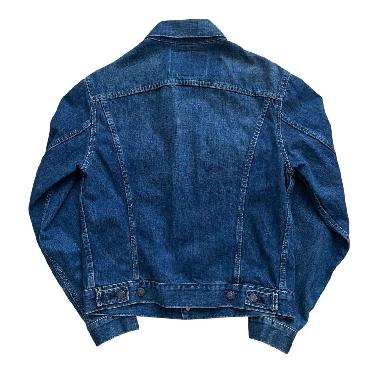 美品 濃紺 リーバイス 71557 bigE 60s復刻 3rd Gジャン 日本製 美品 濃紺 リーバイス 71557 bigE 60s復刻 3rd Gジャン 日本製