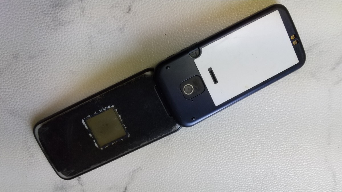 S2038 docomo SIMフリー らくらくホン F-02J FUJITSU 4Gガラホ 簡易動作確認＆初期化OK 判定○ 送料無料 Webにてロック解除受付手続済み