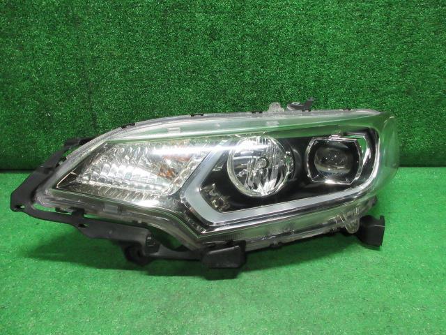 フィット DAA-GP5 左 ヘッド ランプ ライト ASSY ハイブリッド NH624P プレミアムホワイトパール スタンレー W0350 240754