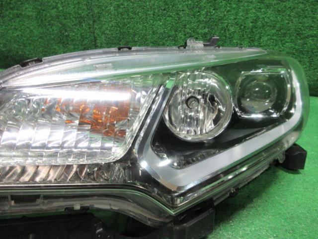 フィット DAA-GP5 左 ヘッド ランプ ライト ASSY ハイブリッド NH624P プレミアムホワイトパール スタンレー W0350 240754