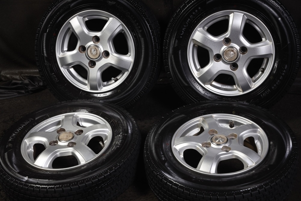 ★バリ山 145/80R12 80/78N LT 国産YOKOHAMA スタッドレス 4本SET キャリーエブリィハイゼットアトレーミニキャブアクティNT100クリッパー_画像1
