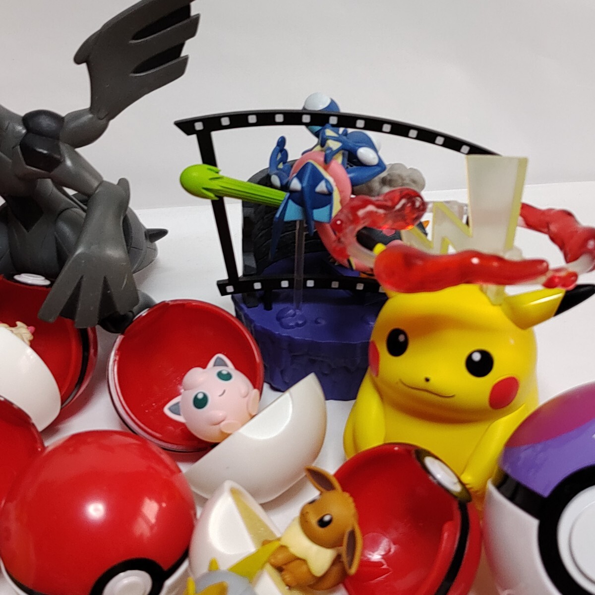 ポケットモンスター ポケモン ゼクロム レシラム ソフビ ポケットモンスター ポケモン ゼクロム レシラム ソフビ
