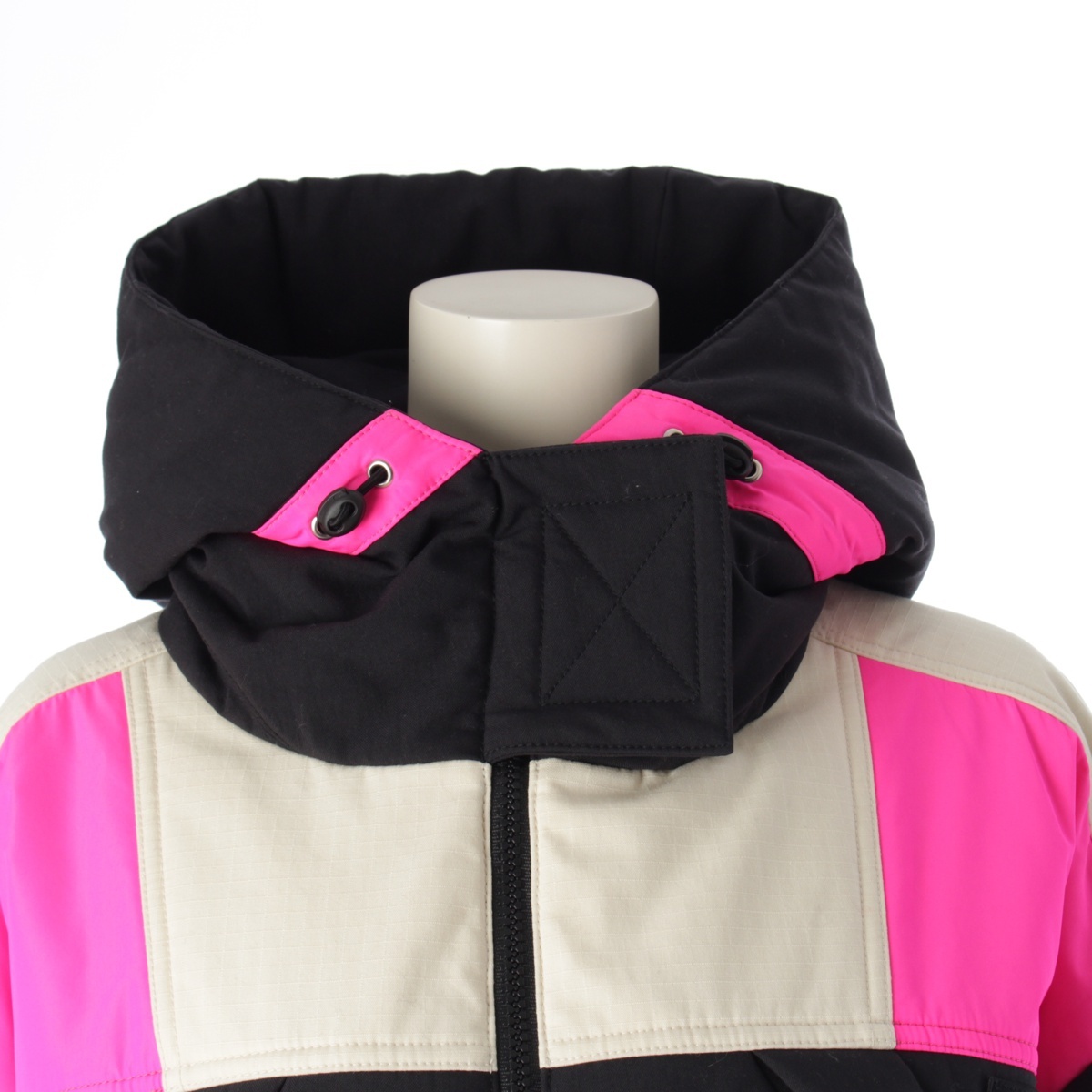 グッチ　Music Is Mine ロゴ フーデッド ダウンジャケット 676412 ブラック