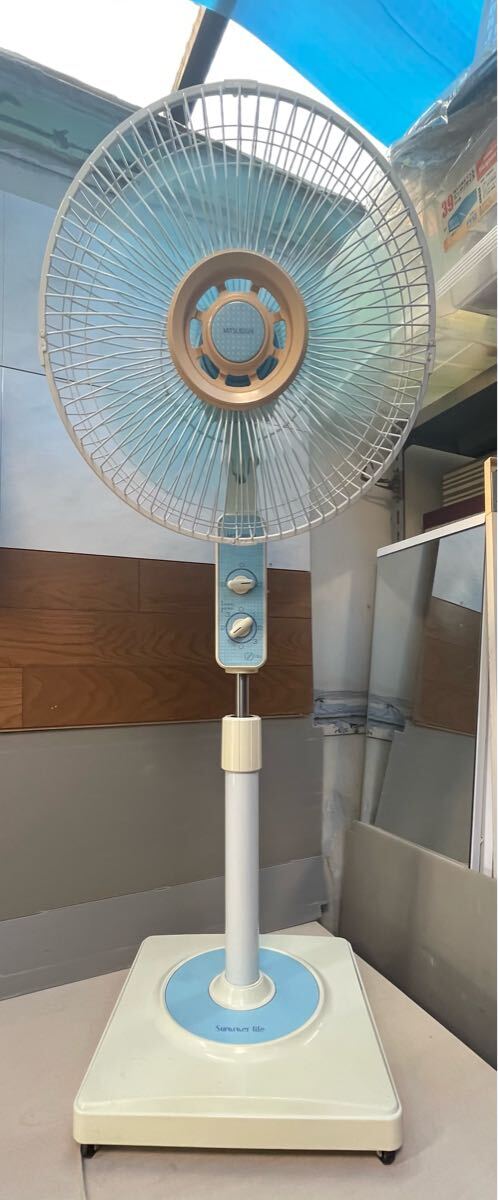 MITUBISHI R35D-N 35㎝ 洋間扇 R35D-N 大型扇風機 昭和レトロ 高さ113㎝ 横幅約36㎝ 奥行約36㎝ 直径約42㎝ コマ付き 46-1