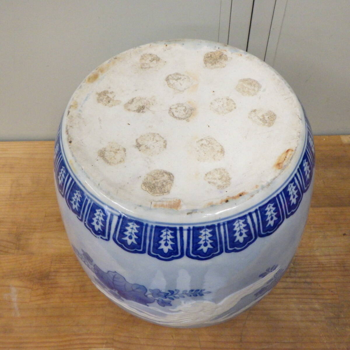特大 火鉢 陶器 鳳凰 桐葉 ヴィンテージ 古道具 詳細不明 同梱 特大 火鉢 陶器 鳳凰 桐葉 ヴィンテージ 古道具 詳細不明 同梱