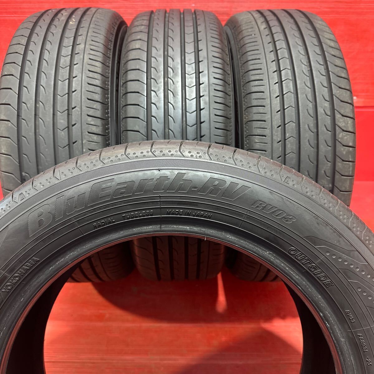 195/60R16（89V）YOKOHAMA BluEarth-RV RV03 105/60-16 ヨコハマ　ブルーアース　 夏タイヤ　2023年國(guó)産　バリ山　4本セット