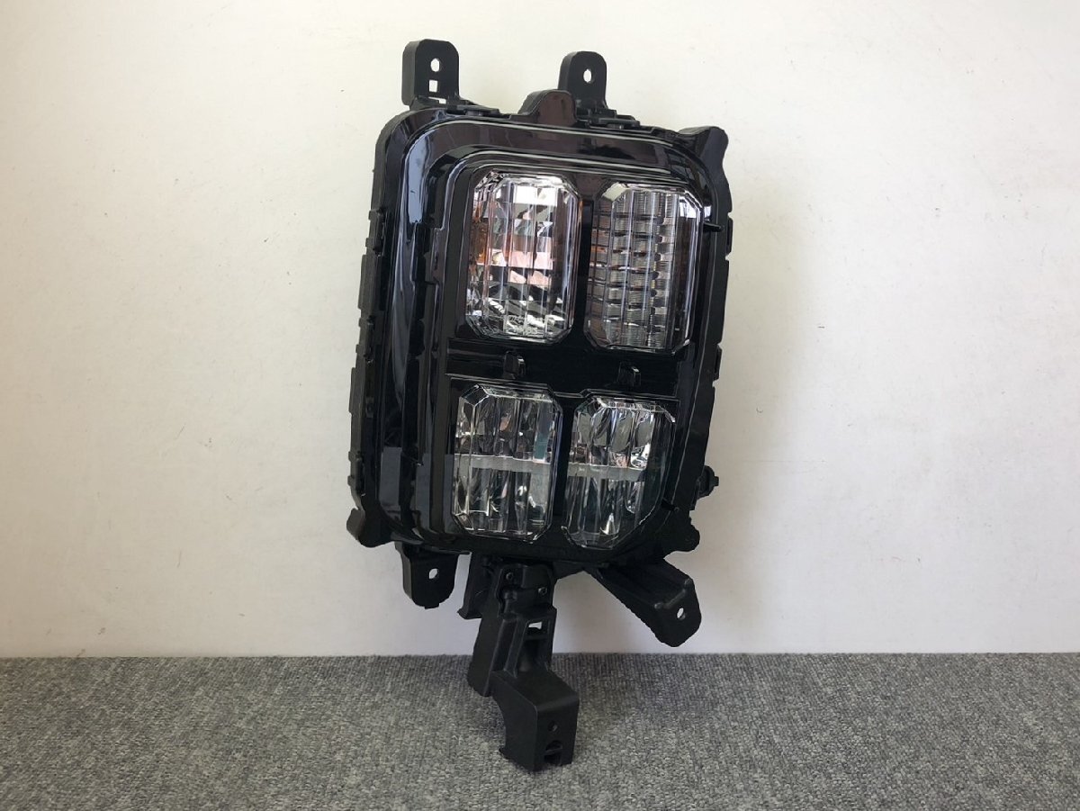 79402◇GA4W RVR/アウトランダー 右フォグランプ/右フォグライト GAMZ2202260/8315A5A084◇ほ7-D3.