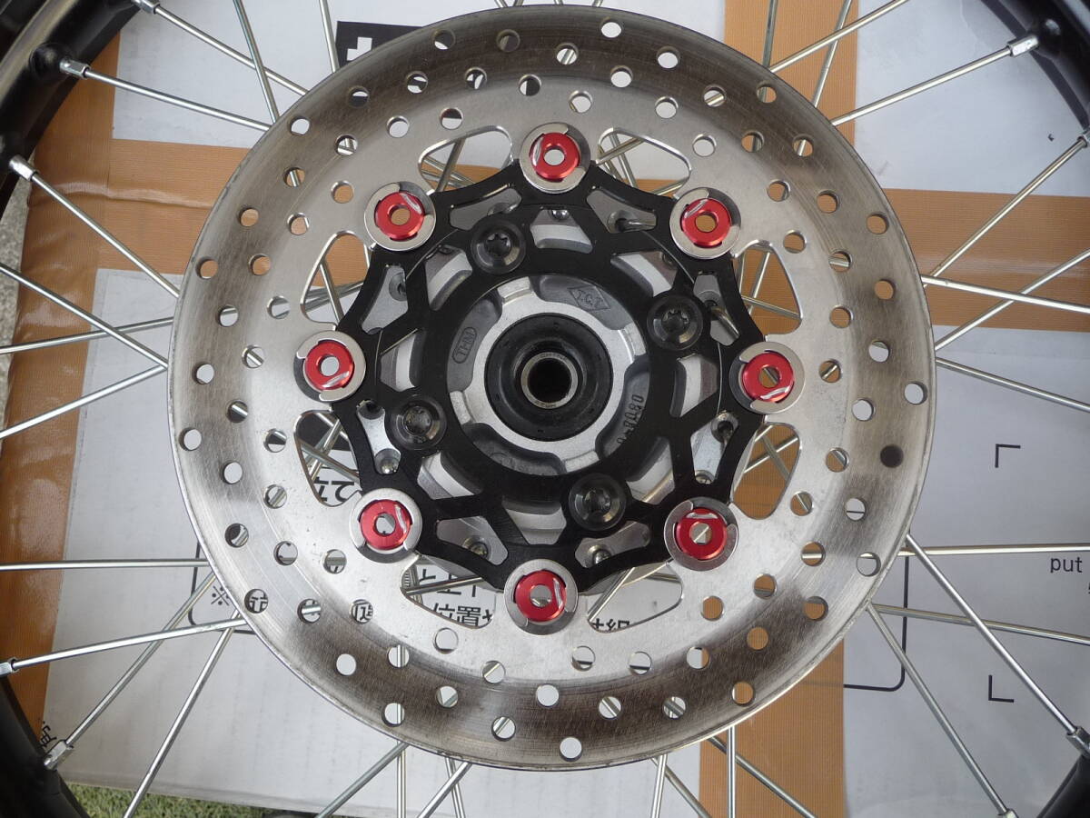 キタコ制　ホンダＣ１２５用ワイドブラックアルミリムスポークホイルセット（フローティングデスク板付き）