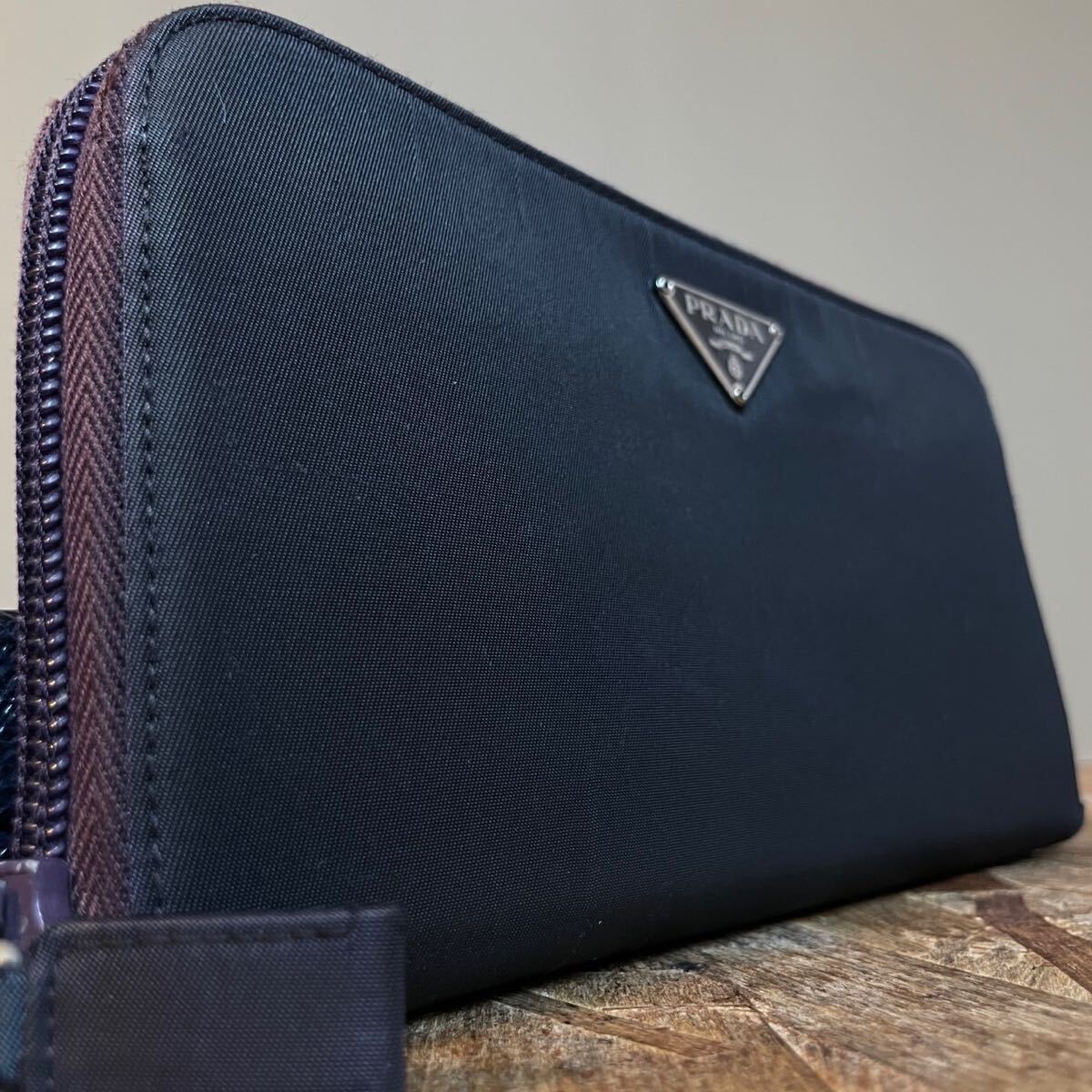 一円 美品 PRADA プラダ ナイロン ラウンドファスナー 一円 美品 PRADA プラダ ナイロン ラウンドファスナー