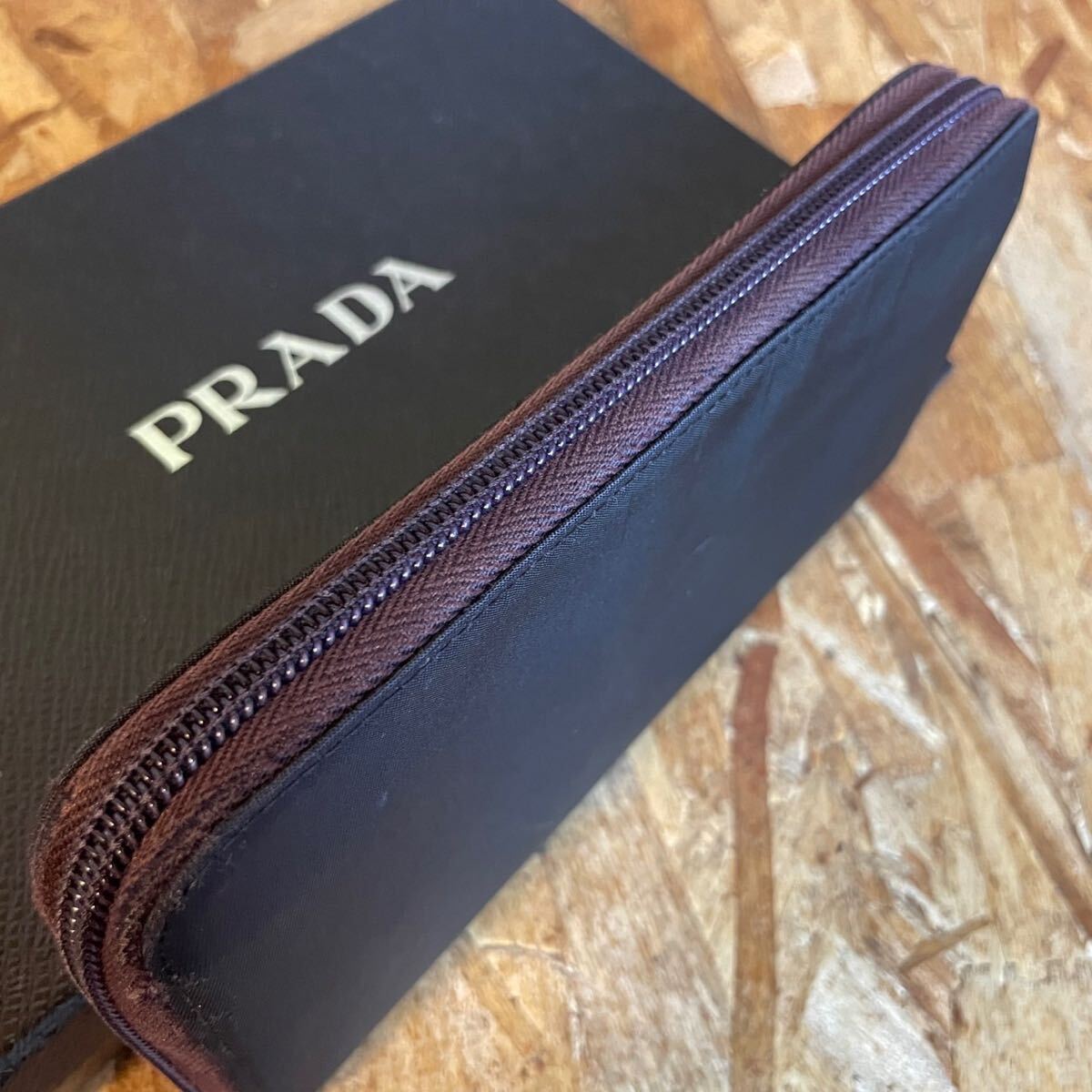 一円 美品 PRADA プラダ ナイロン ラウンドファスナー 一円 美品 PRADA プラダ ナイロン ラウンドファスナー