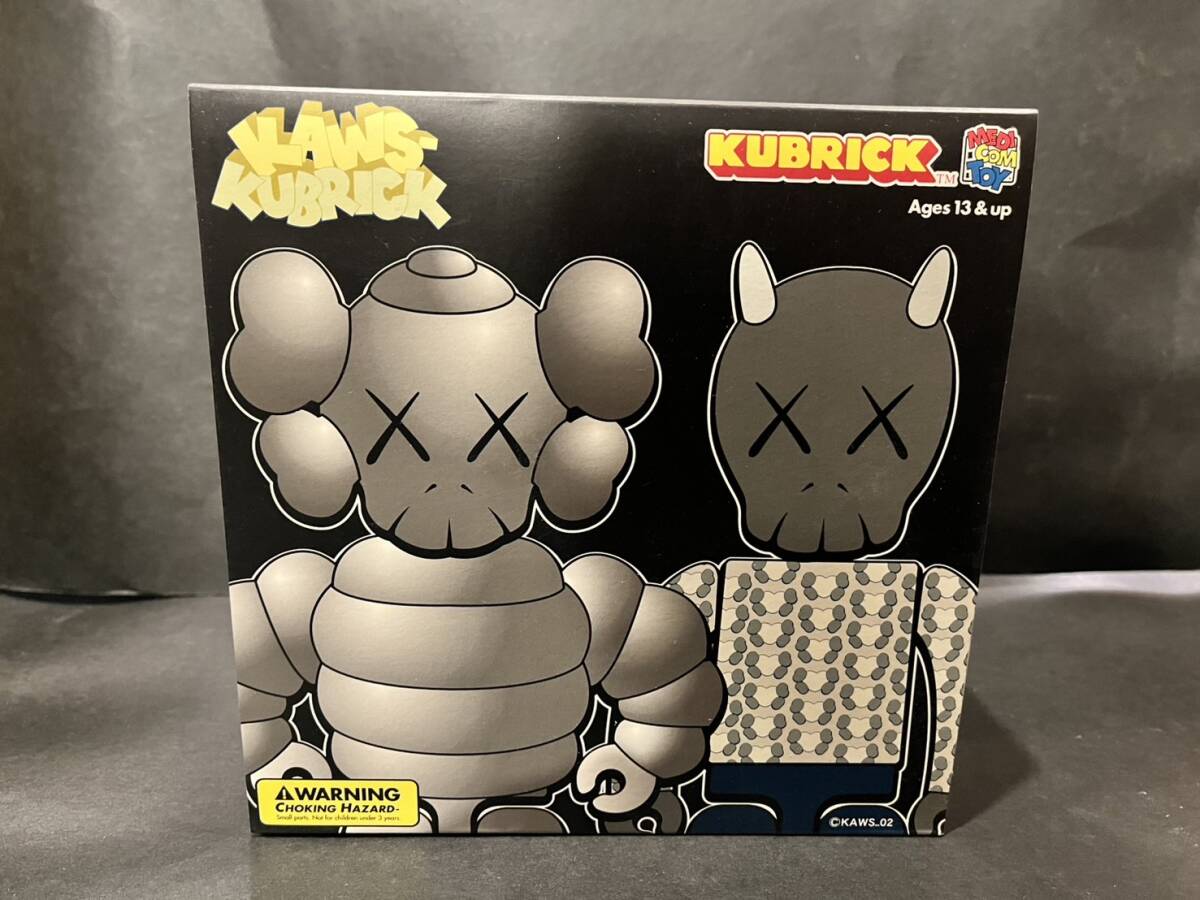 メディコムトイ KAWS KUBRICK 未使用品 キューブリック ベア メディコムトイ KAWS KUBRICK 未使用品 キューブリック ベア