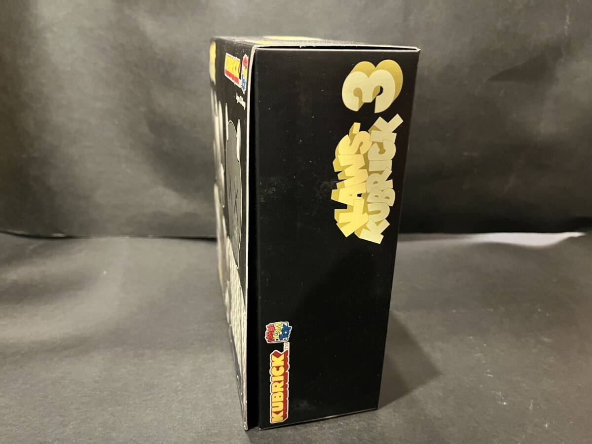 メディコムトイ KAWS KUBRICK 未使用品 キューブリック ベア メディコムトイ KAWS KUBRICK 未使用品 キューブリック ベア